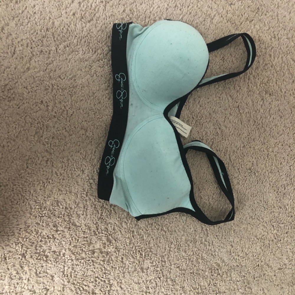 Bras - Picture 4 of 4